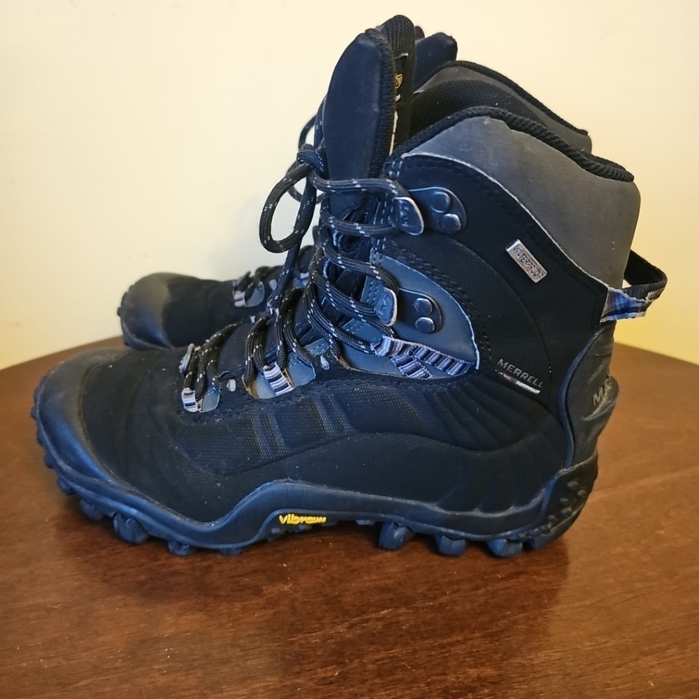 MERRELL Womens Hiking Boots Sz 5 M Insulated Tactical Mid-Rise Waterproof